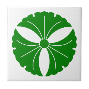 Three ginkgo leaves tile