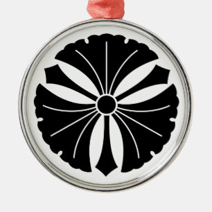 Three ginkgo leaves with swords metal ornament