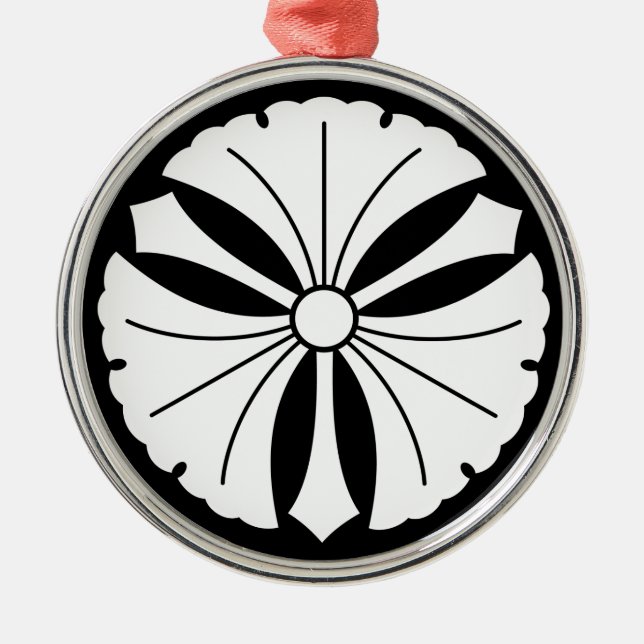 Three ginkgo leaves with swords metal ornament (Front)