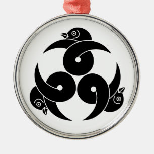 Three looped wild geese, heads facing outward metal ornament