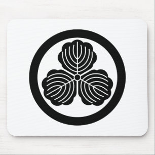 Three oak leaves in circle mouse pad