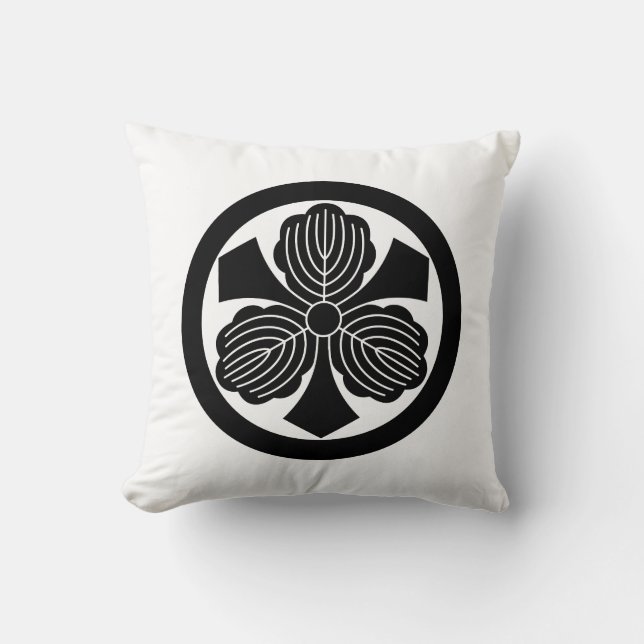 Three oak leaves with swords in circle throw pillow (Front)