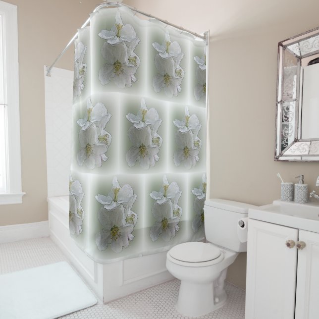 three white flowers (In Situ)