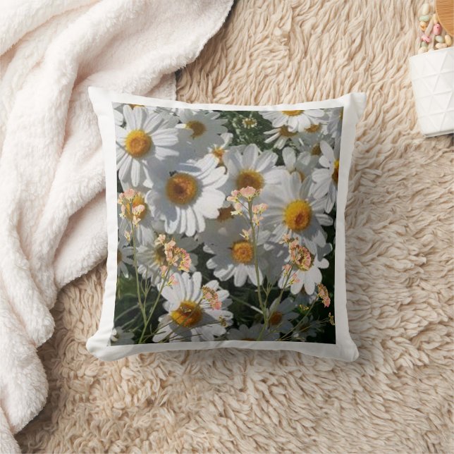 Throw Pillow Blooming Daisies Delight Pillow. (Blanket)