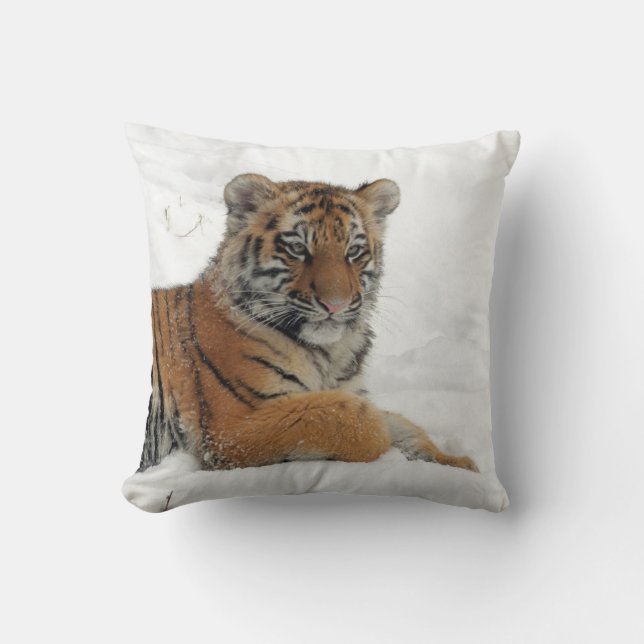 Tiger_2015_0102 Throw Pillow (Front)