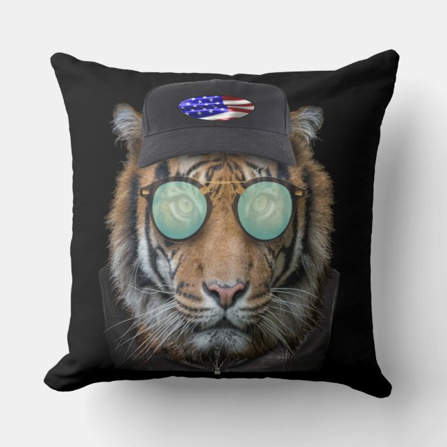 Tiger joke throw pillow (Front)