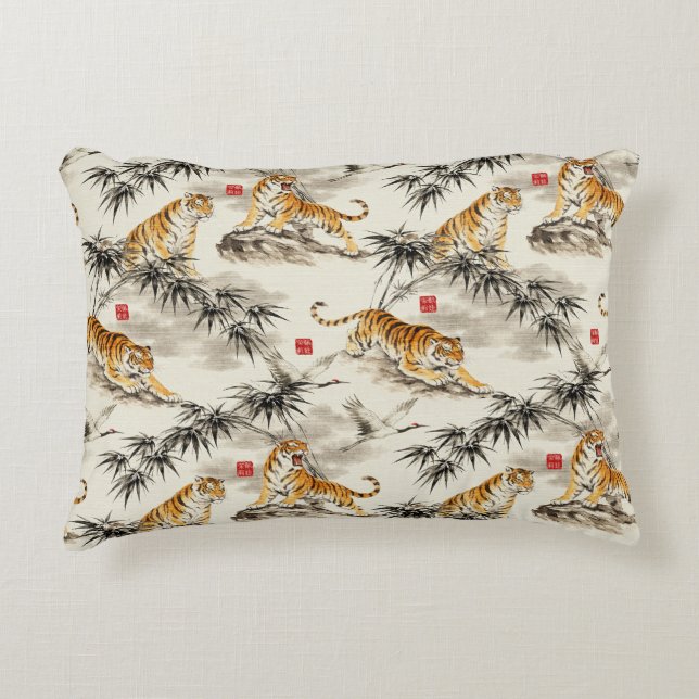 Tiger pattern accent pillow (Front)