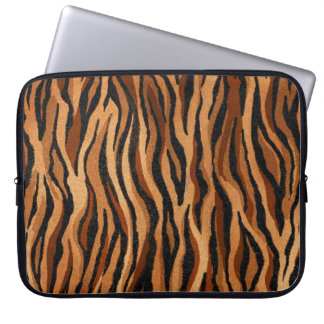Tiger skin: hand-drawn seamless pattern. laptop sleeve