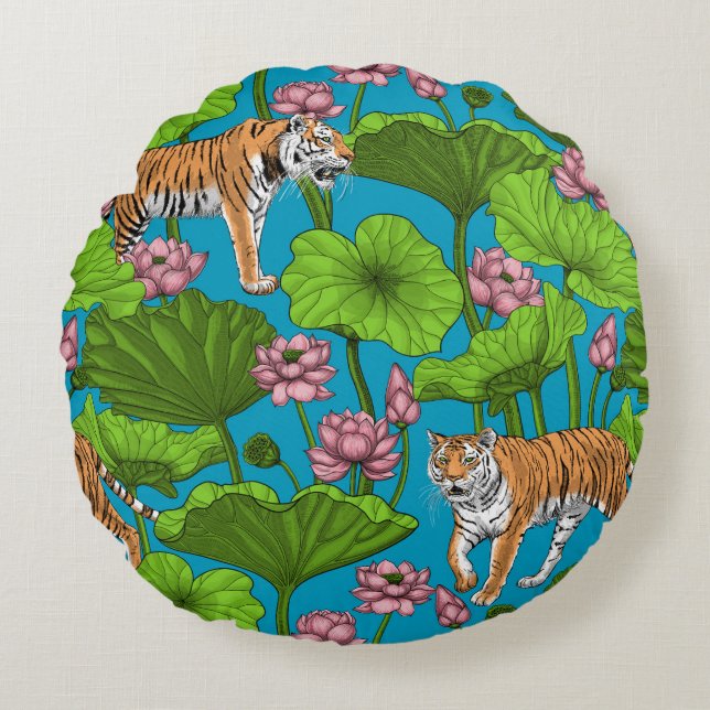 Tigers in the pink lotus pond round pillow (Front)