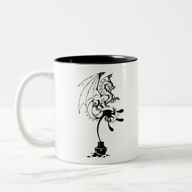 Tinta derramada forma Dragon en negro Two-Tone Coffee Mug (Left)