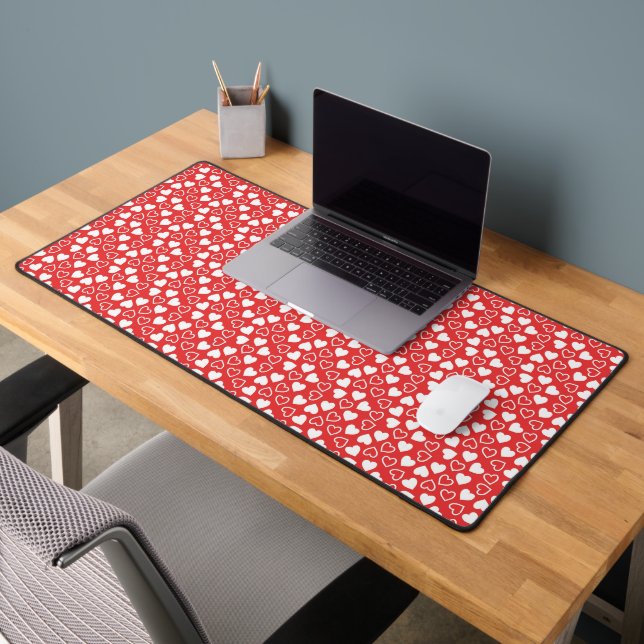 TINY RED AND WHITE VALENTINE LOVE HEARTS DESK MAT (Office 2)