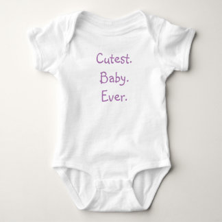 Tirer Un Tshirt À Une Pièce Pour Bébé Cutest