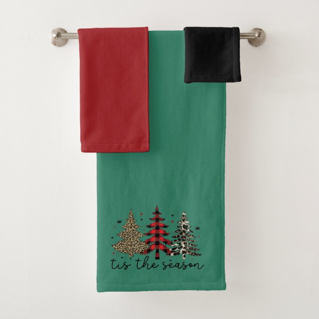 "Tis the Season" Plaid Leopard Christmas Trees (En situation)