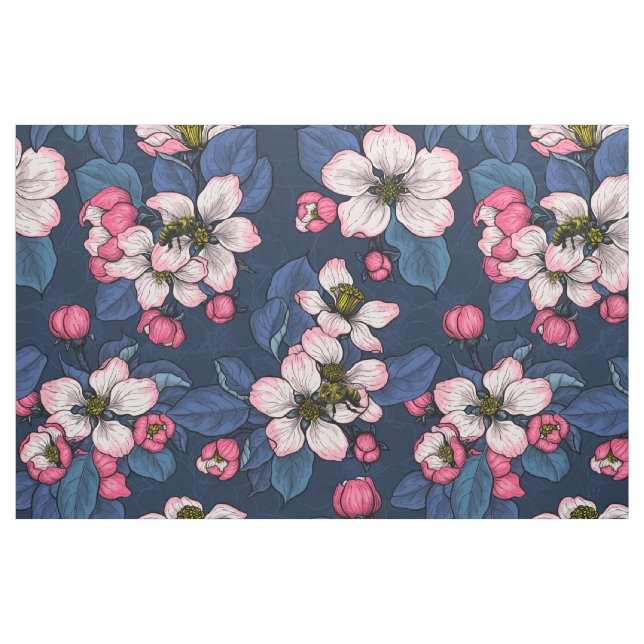 Tissu Pomme fleurit sur un bleu foncé (Fat Quarter)