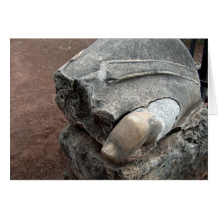 Toe de la Statue en ruines romaines