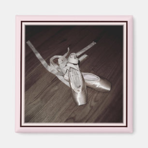 'Toe Shoes' Magnet