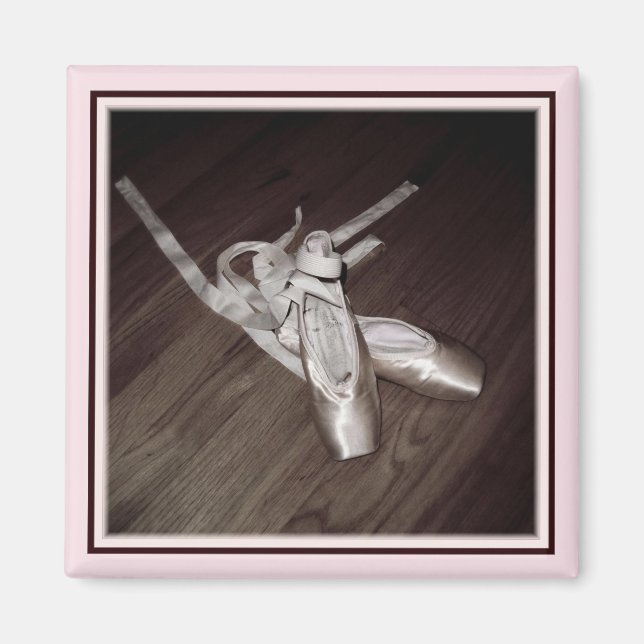 'Toe Shoes' Magnet (Front)