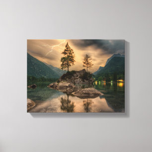 Toile Beau lac de montagne dans la soirée Photo