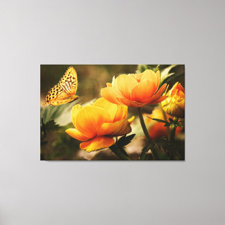 Toile Belles fleurs orange avec la nature papillon