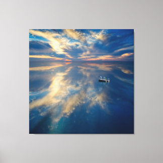 Toile Ciel bleu et nuages blancs au-dessus de la mer