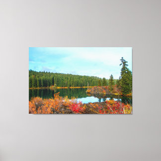 Toile Clear Lake Oregon Autumn Stretted Canvas Print