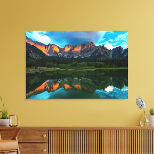 Toile Coucher de soleil enflammé sur les montagnes au la