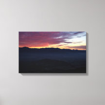 Coucher de soleil sur les montagnes dans le sud de