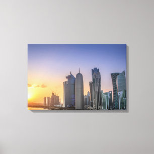 Toile Coucher du soleil au-dessus de la ville de Doha,