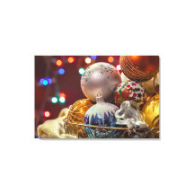 Décorations de Noël colorées et festives dans un p