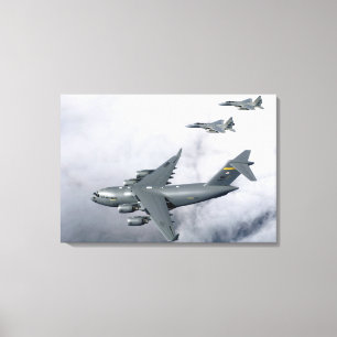 Toile Escorte de F-15B Eagles le premier C-17 basé sur
