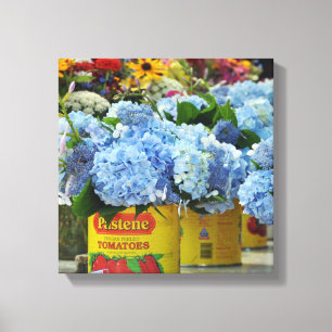 Toile Hydrangées et fleurs fraîches dans les boîtes à to