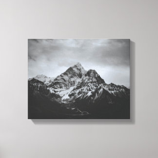 Toile Image de montagne enneigée en noir et blanc sur to