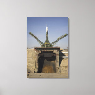 Toile La fusée de Soyuz est érigée en le place 2