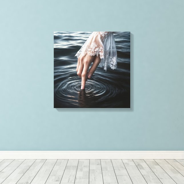 Toile La main de la femme qui touche l'eau (Insitu (Plancher de Bois))
