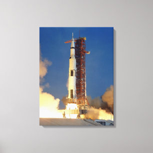 Toile La Terre tremble pendant que Saturne V Blade Skywa