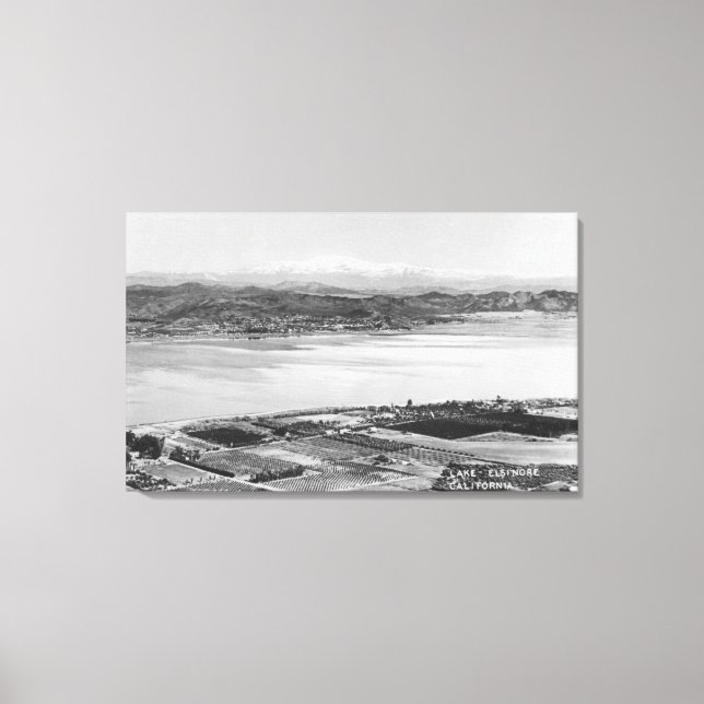 Toile Lac Elsinore, CA Ville aérienne et vue sur le lac (Recto)