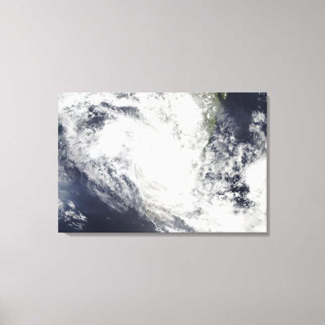 Toile Le cyclone tropical Fami survole Madagascar (Recto)