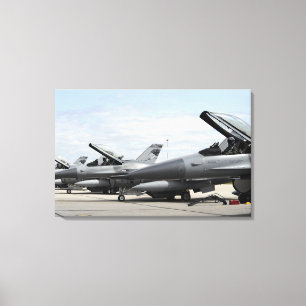 Toile Les Falcons F-16 de combat attendent pour lancer