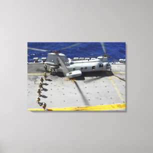 Toile Marines embarquent un hélicoptère CH-46E Sea Knigh