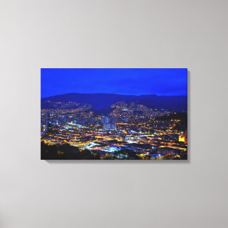 Toile Medellin, Colombie à la nuit