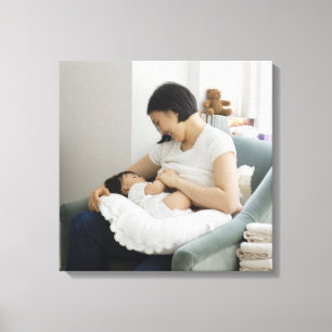 Toile Mère allaitante petite fille