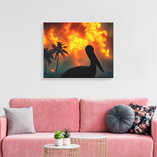 Toile Pélican en silhouette regardant un feu de forêt