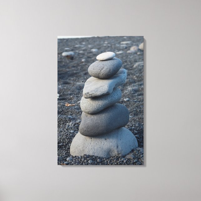 Toile Pile De Rochers Gris Sur La Plage (Recto)