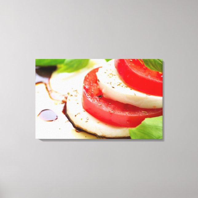 Toile Salade Caprese. Tranches de tomates et de mozzarel (Recto)