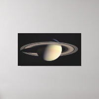 Saturne éclairée par le soleil, planète géante gaz