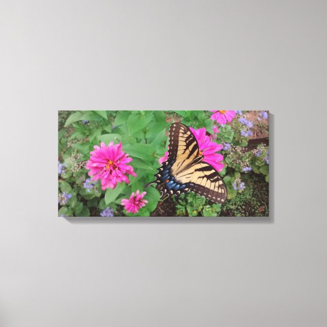 Toile Tiger Swallowtail parmi les fleurs roses et violet (Recto)
