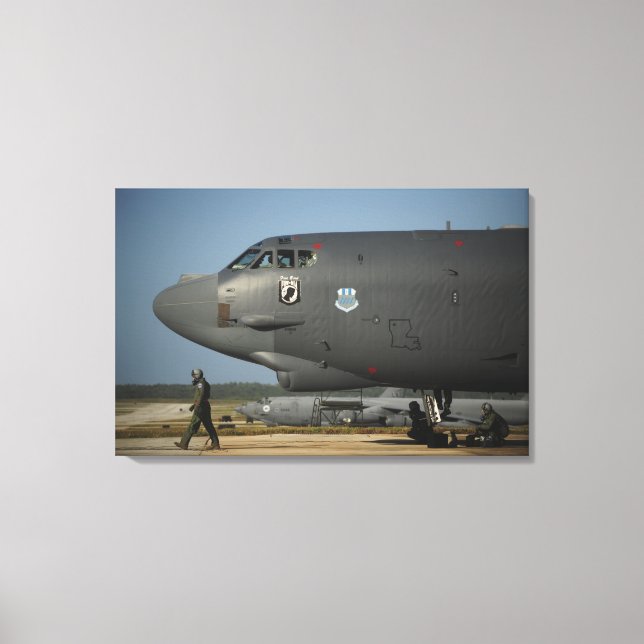 Toile Un équipage de l'US Air Force prépare un B-52 (Recto)