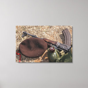 Toile Un fusil, militaires couvrent et cantine