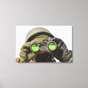 Toile Un soldat afghan scanne l'horizon