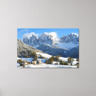 Toile Village des Dolomites en hiver